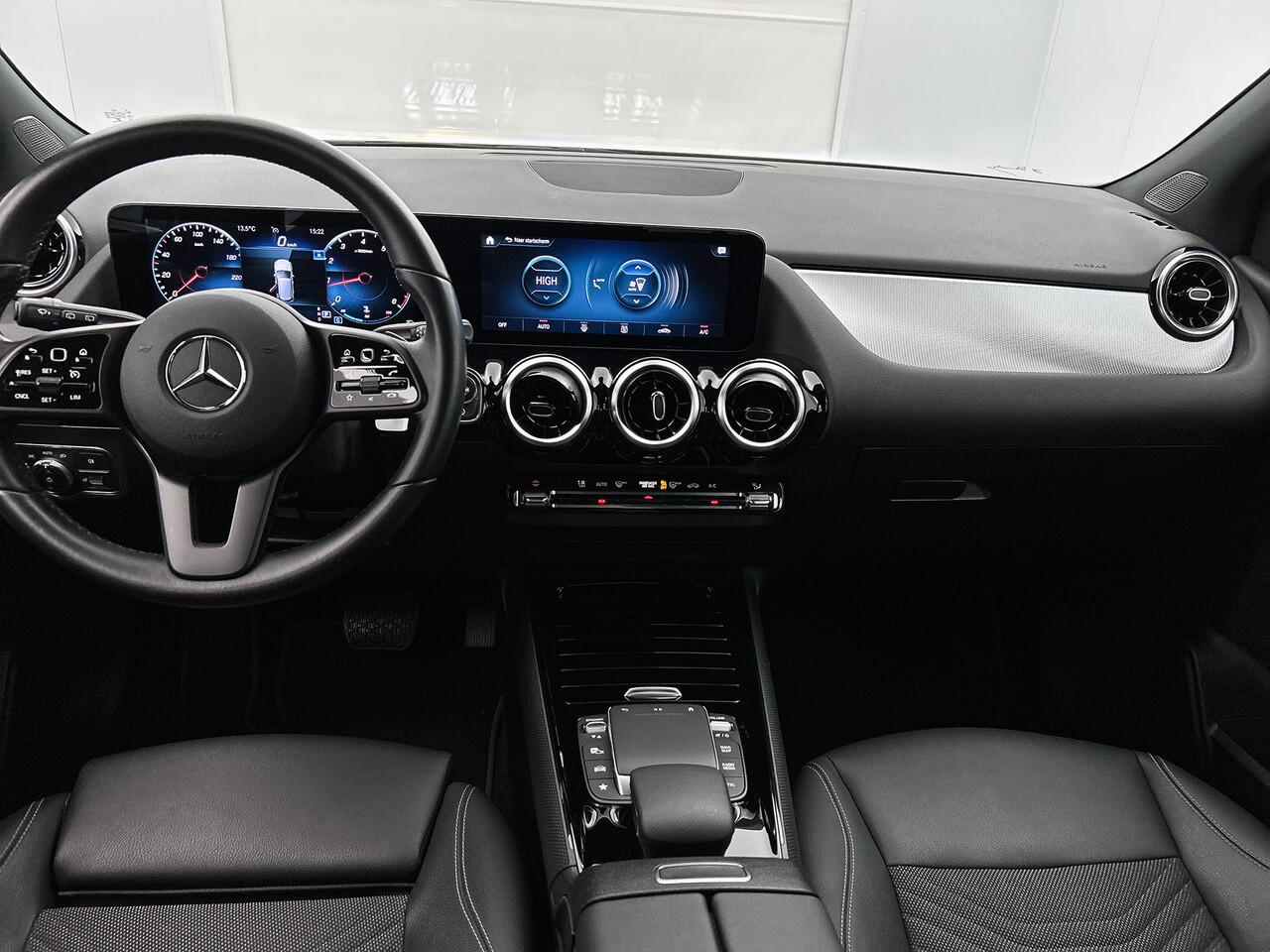 Mercedes-Benz B-KLASSE 180 Business Solution Ledkoplampen | Achteruitrijcamera |Stoelverwarming voor | Spiegelpakket. Inclusief 24 maanden MB Certified garantie voor Europa.