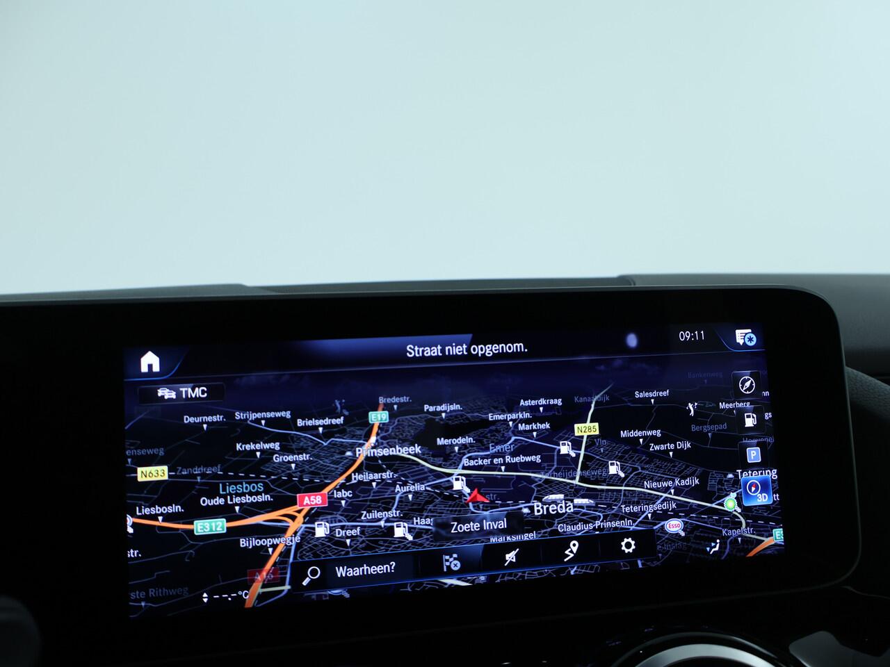 Mercedes-Benz B-KLASSE 180 Business Solution AMG | AMG Line | Panorama Schuif-Kanteldak | EASY PACK achterklep | Achteruitrijcamera | IInclusief 24 maanden MB Certified garantie voor Europa.