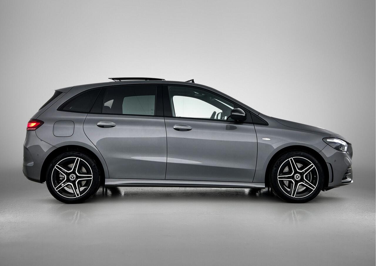 Mercedes-Benz B-KLASSE 250 e Business Solution AMG | Nightpakket | Trekhaak | GUARD 360 ° Vehicle protection Plus | Smartphone Integratie | Panoramaschuifdak |