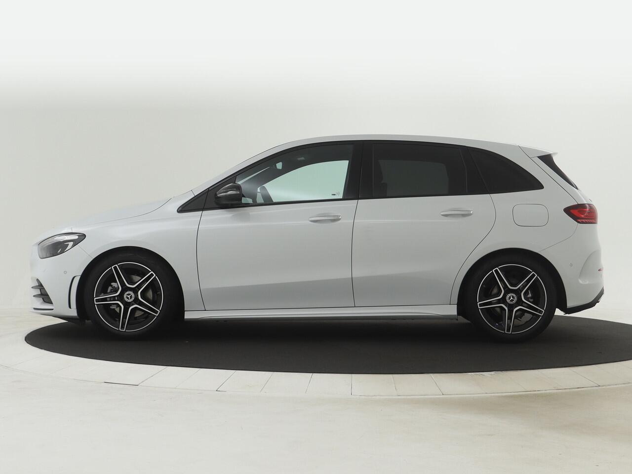 Mercedes-Benz B-KLASSE 180 AMG Line | Nightpakket | Premium pakket | EASY PACK achterklep | USB-pakket plus | MBUX augmented reality voor navigatie | Sfeerverlichting | Zitcomfortpakket |