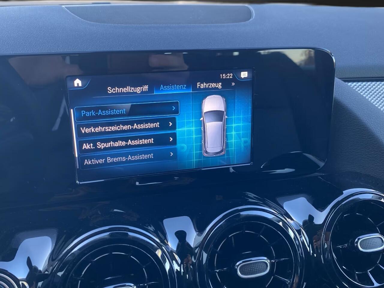 Mercedes-Benz B-KLASSE 250e Business ** APPLE/ANDROID - NAVI - HALF-LEDER - SPOORASS - CRUISE ** 1e EIG - UNFALLFREI ** ** INFORMEER OOK NAAR ONZE AANTREKKELIJKE FINANCIAL-LEASE TARIEVEN **