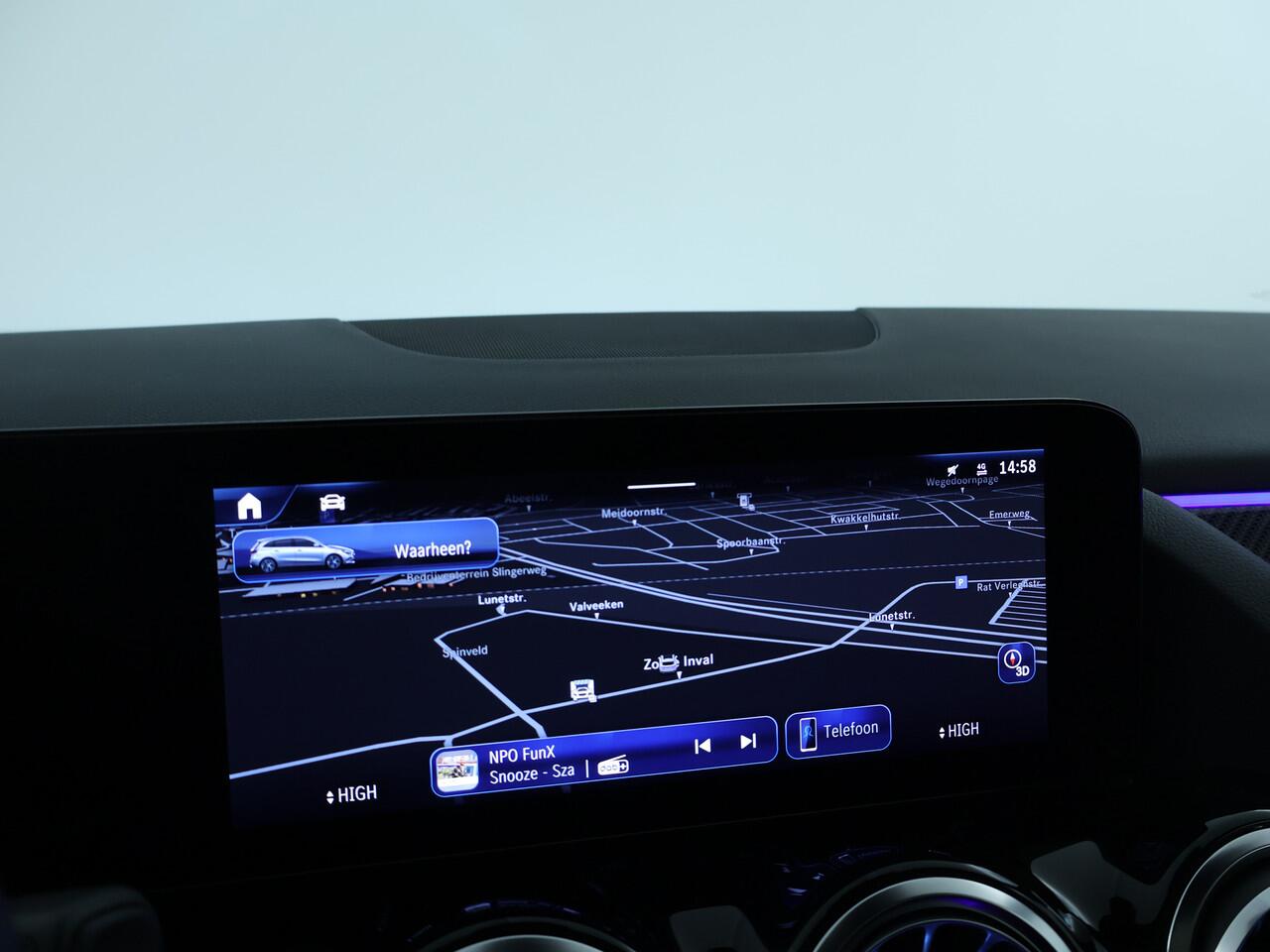 Mercedes-Benz B-KLASSE 200 AMG Line | Panoramadak | Distronic | Trekhaak | Inclusief 24 maanden MB Certified garantie voor Europa.