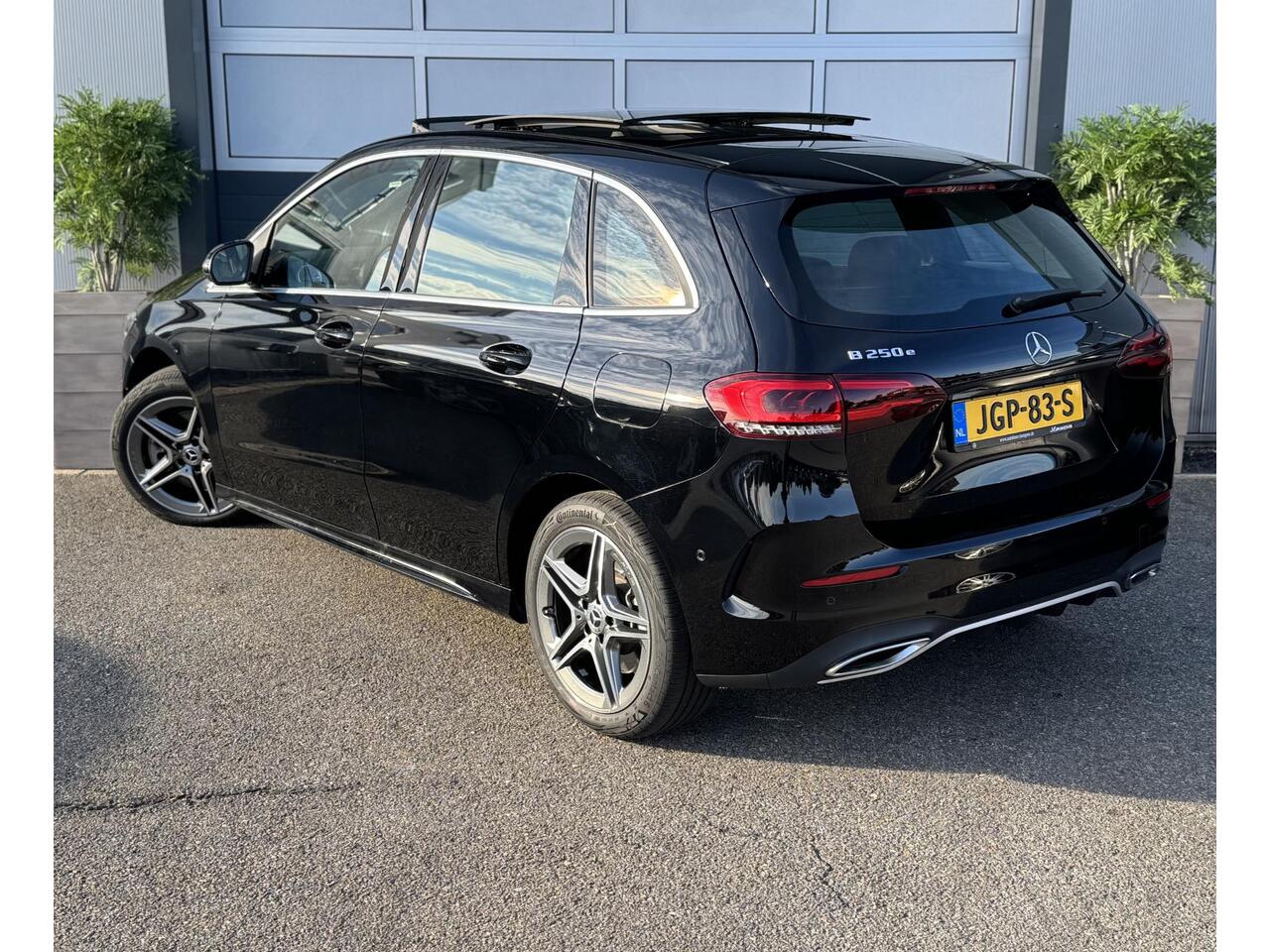 Mercedes-Benz B-KLASSE 250 e Luxury Line AMG/PANO/LEER/