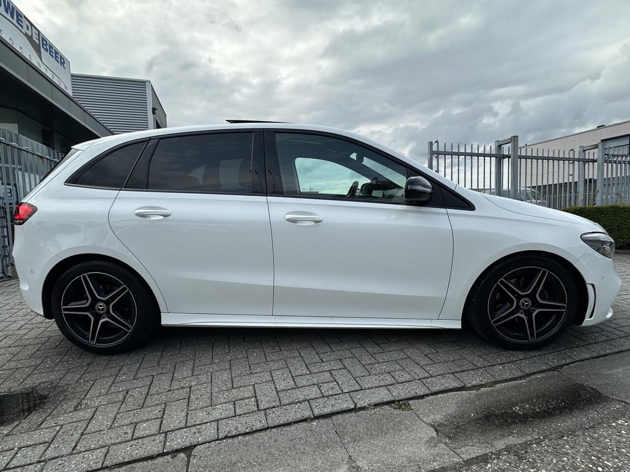 Mercedes-Benz B-KLASSE 180 AMG Pano-Dak | Camera | Night | Stoelverw. | Elekt. Klep