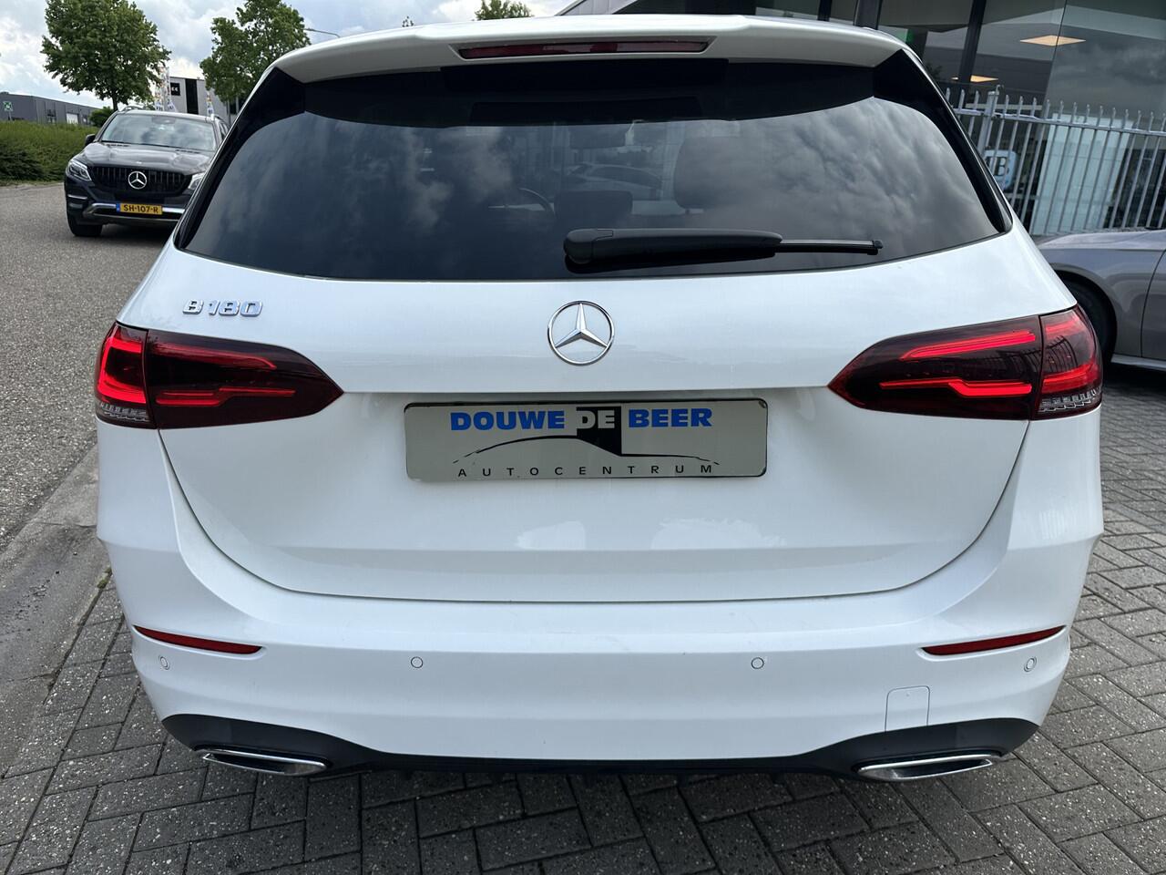 Mercedes-Benz B-KLASSE 180 AMG Pano-Dak | Camera | Night | Stoelverw. | Elekt. Klep