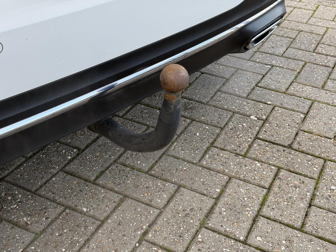 Mercedes-Benz B-KLASSE 200 Business Solution Luxury Pano-Dak | Trekhaak | Memory | Camera | Keyless