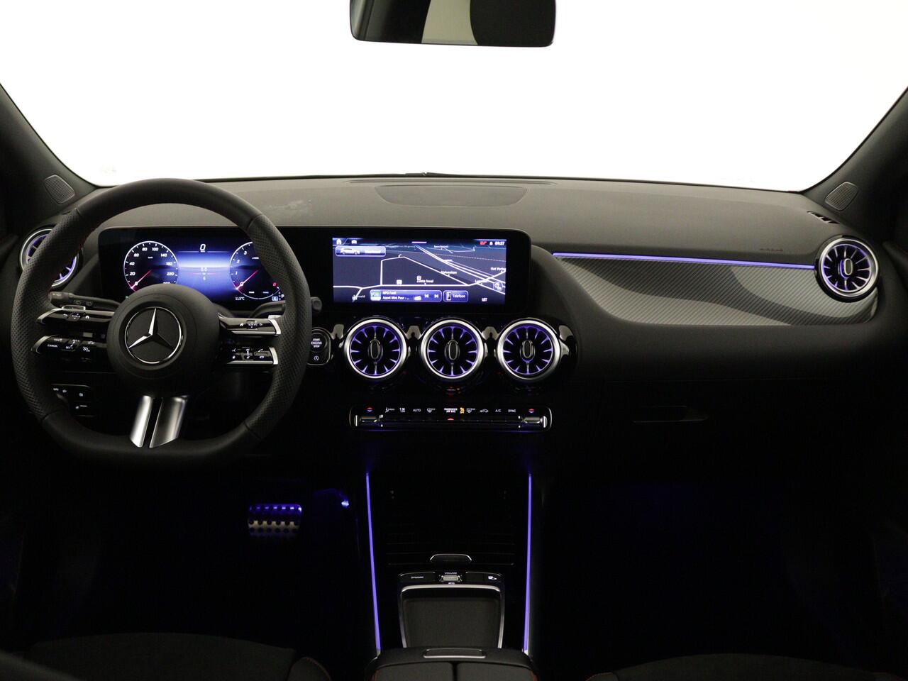 Mercedes-Benz B-KLASSE 180 AMG Line | Nightpakket | Premium pakket | EASY PACK achterklep | USB-pakket plus | MBUX augmented reality voor navigatie | Sfeerverlichting | Zitcomfortpakket |