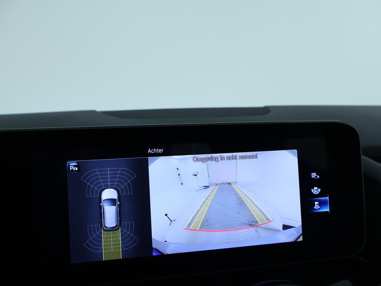 Mercedes-Benz B-KLASSE 180 Business Solution AMG | AMG Line | Panorama Schuif-Kanteldak | EASY PACK achterklep | Achteruitrijcamera | IInclusief 24 maanden MB Certified garantie voor Europa.