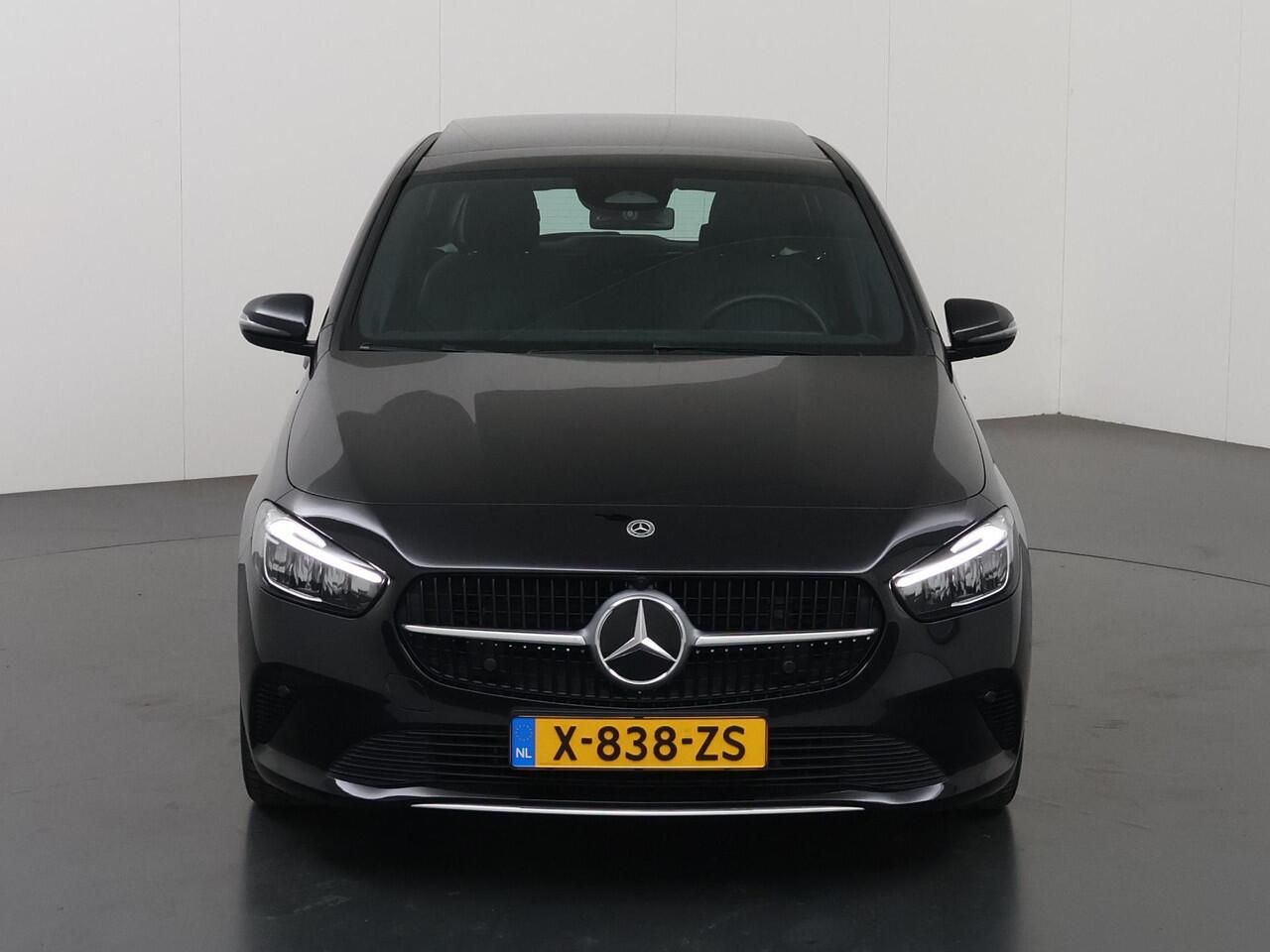 Mercedes-Benz B-KLASSE 180 Business Line | Panoramadak | Stoelverwarming | Achteruitrijcamera | Thermotronic |