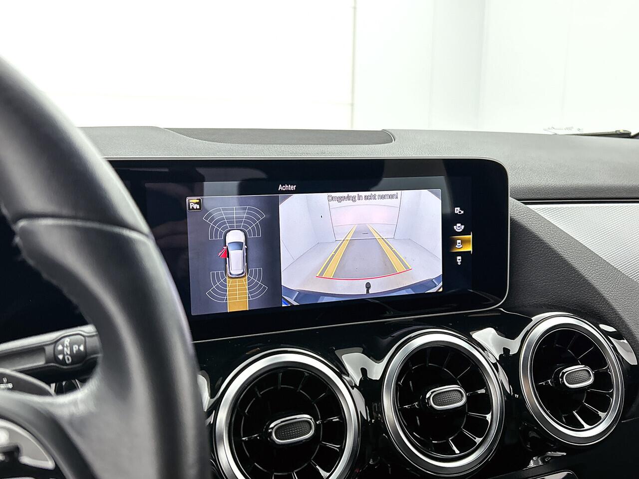 Mercedes-Benz B-KLASSE 180 Advantage Trekhaak | Ledkoplampen | Achteruitrijcamera | Easy-Pack Achterklep | Licht- en zicht pakket. Inclusief 24 maanden MB Certified garantie voor Europa.