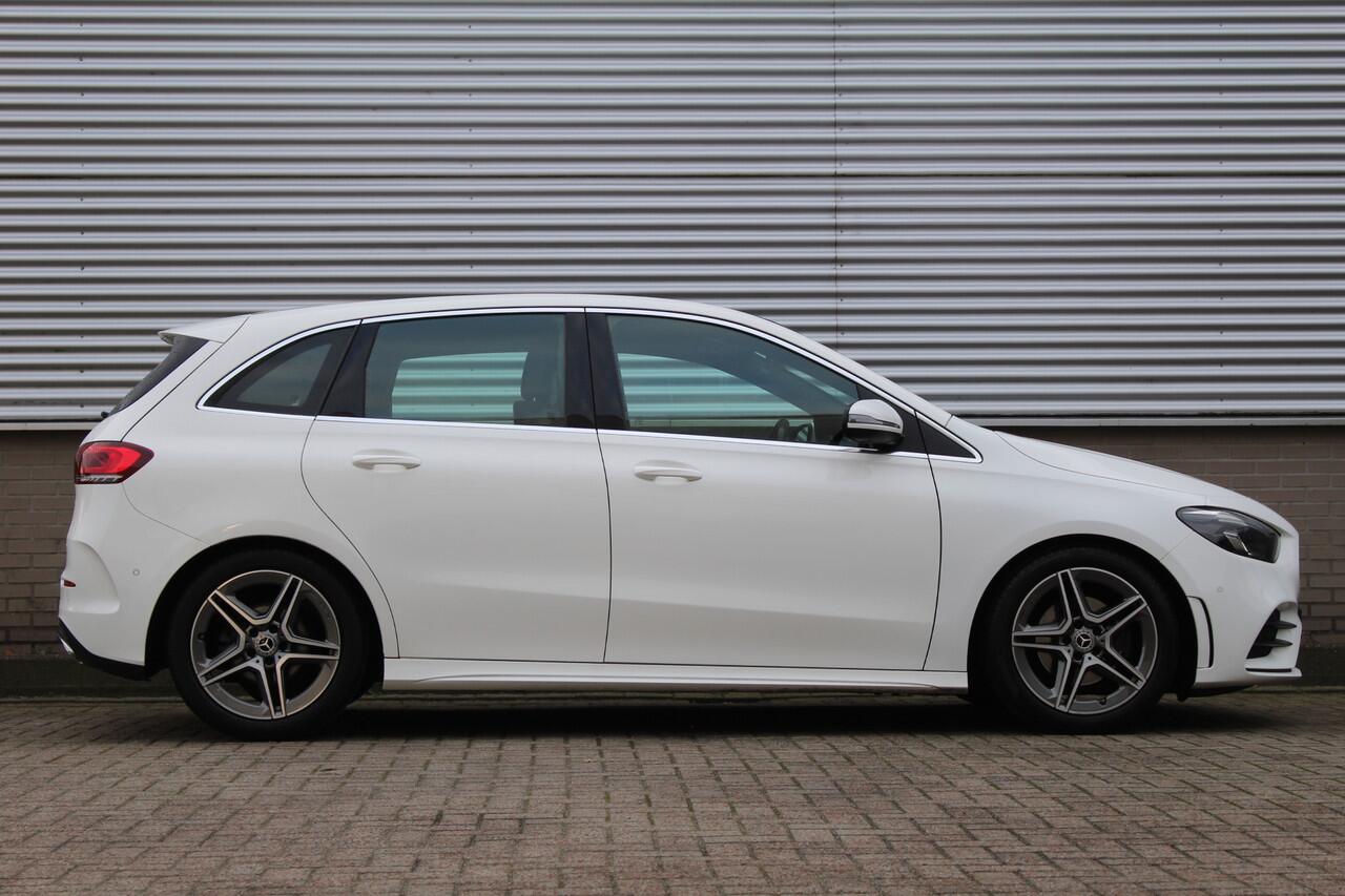 Mercedes-Benz B-KLASSE 180 Business Solution AMG | Camera | Stoelverwarming | Dealer Onderhouden | Wide Screen