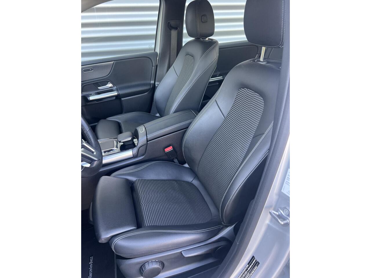 Mercedes-Benz B-KLASSE 180 Automaat Trekhaak Widescreen