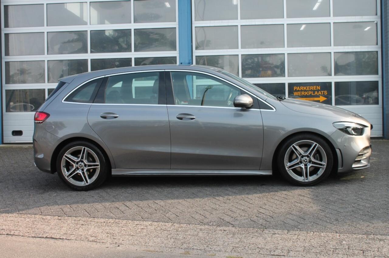 Mercedes-Benz B-KLASSE 180 BUS. SOL. AMG Automaat / Afn. Trekhaak /