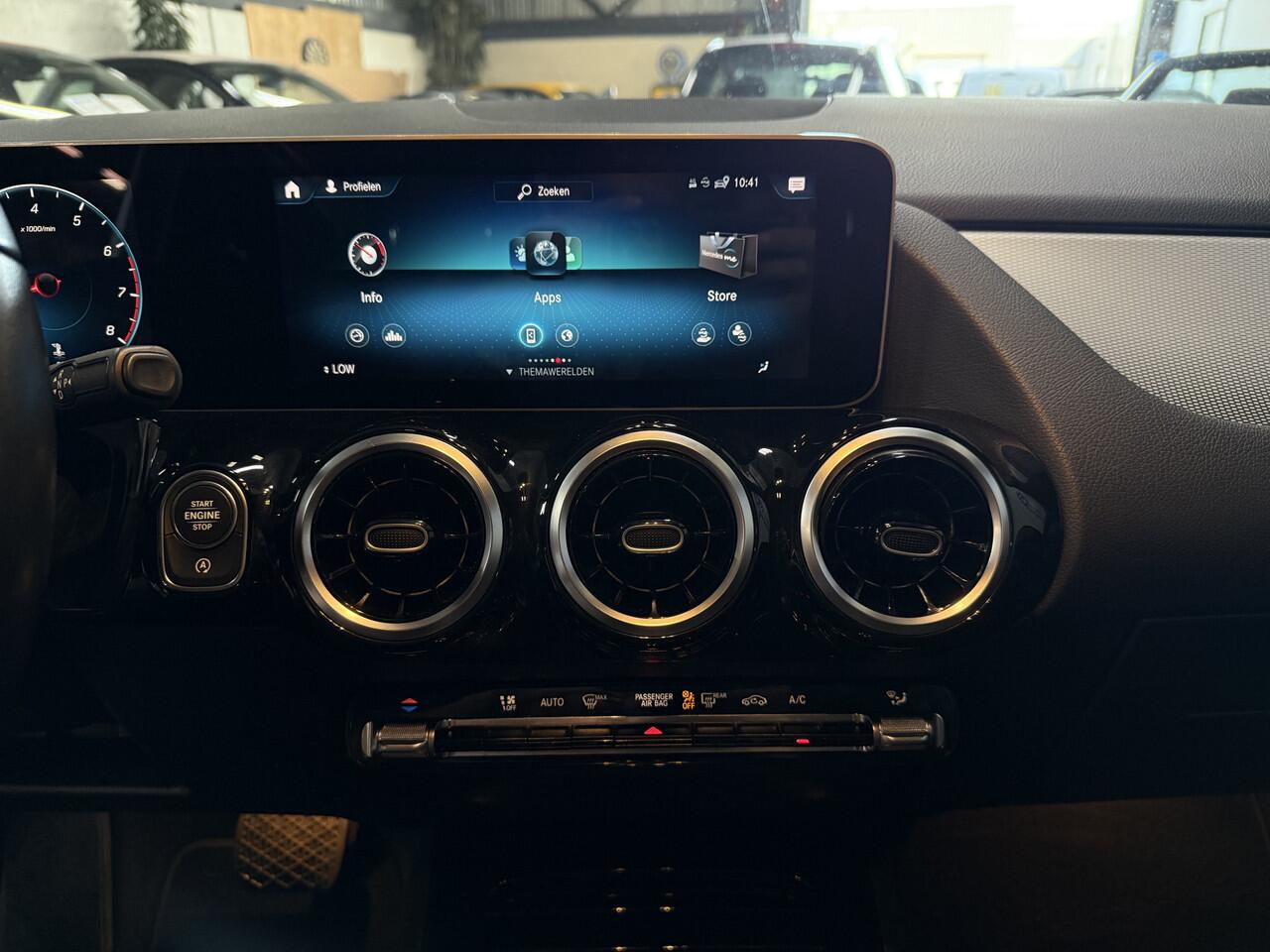 Mercedes-Benz B-KLASSE 200 Business Solution // autom. // Apple Carplay // Nl Auto // Trekhaak wegkl.