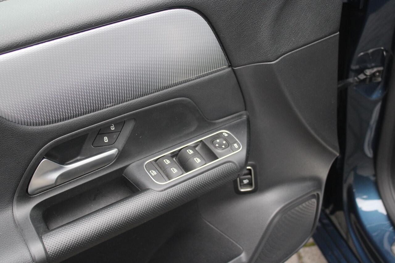 Mercedes-Benz B-KLASSE 160 Style Camera/Led/Dealer onderhoud/N.A.P.