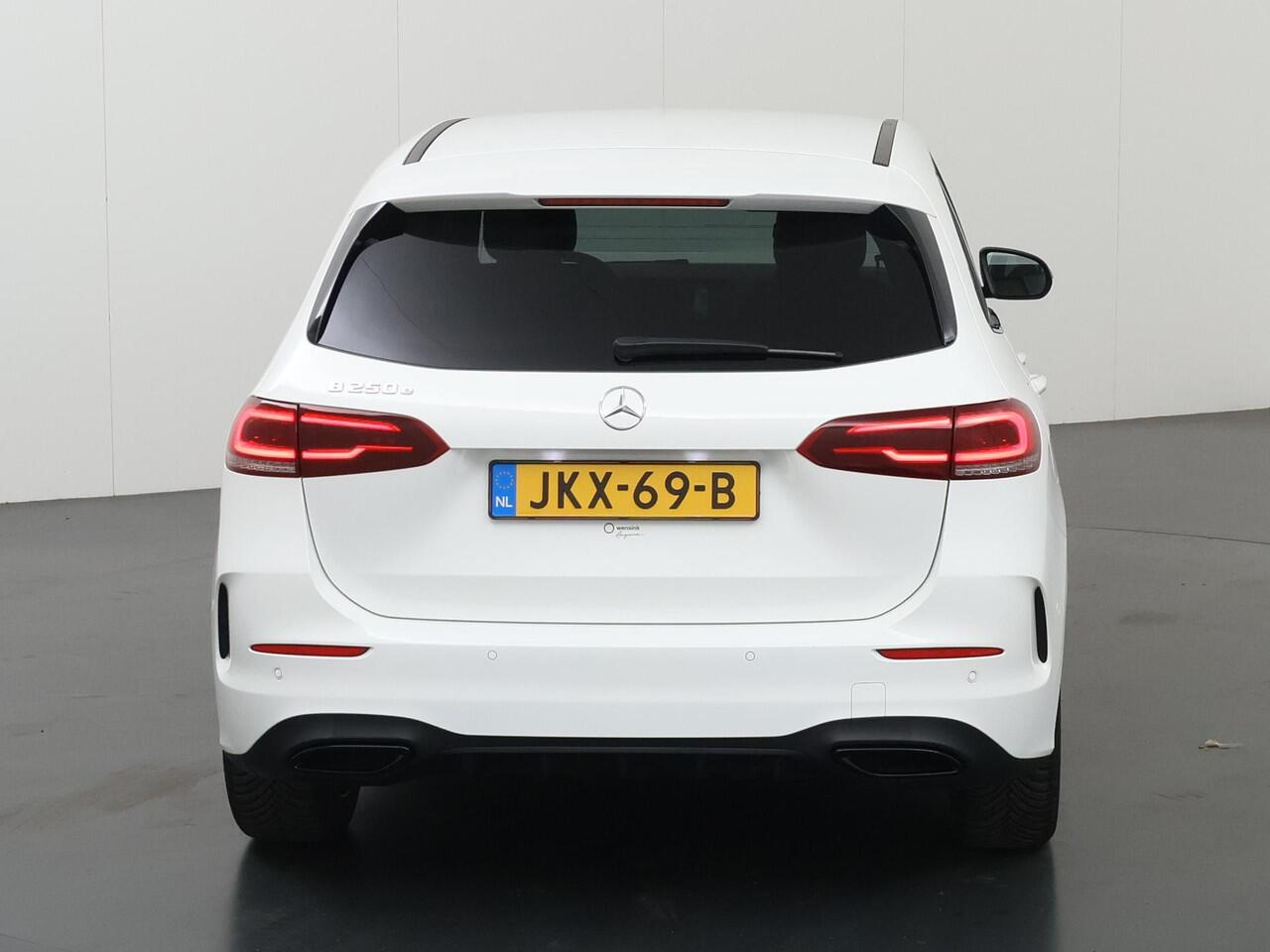 Mercedes-Benz B-KLASSE 250 e AMG Line | Night pakket | Stoelverwarming | Sfeerverlichting |