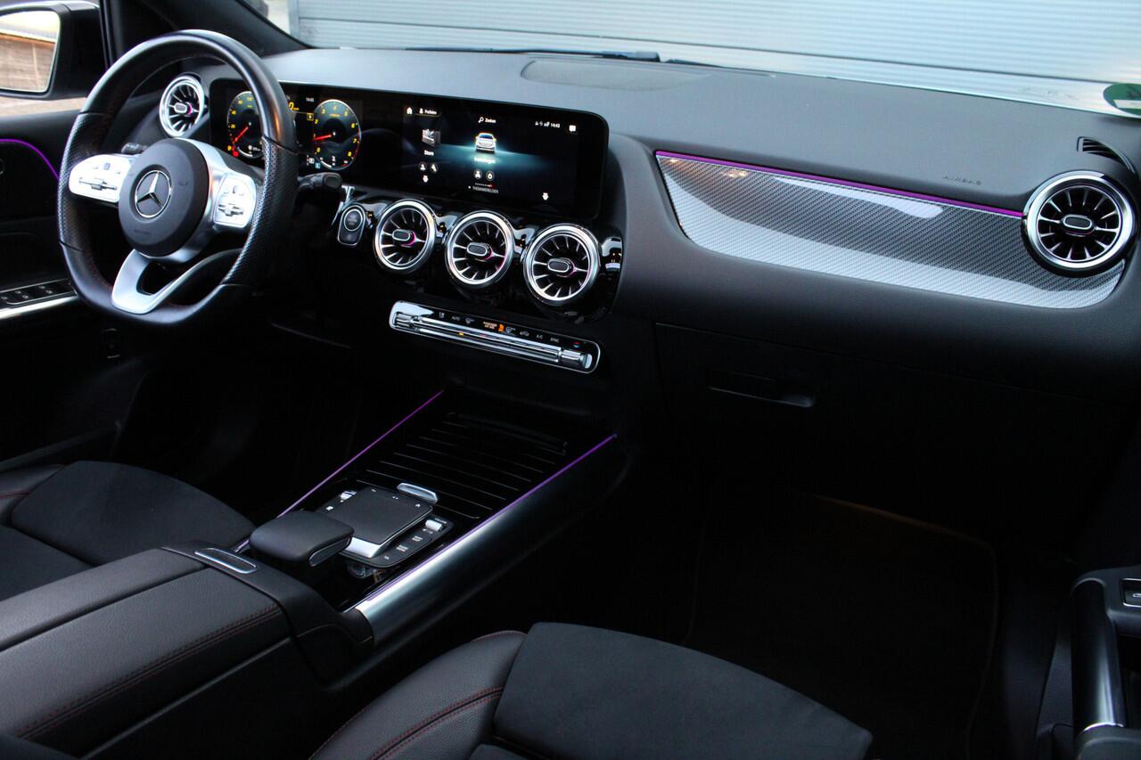 Mercedes-Benz B-KLASSE 200 Business Solution AMG | Panoramadak | Trekhaak | Camera | Stoelverwarming | CarPlay