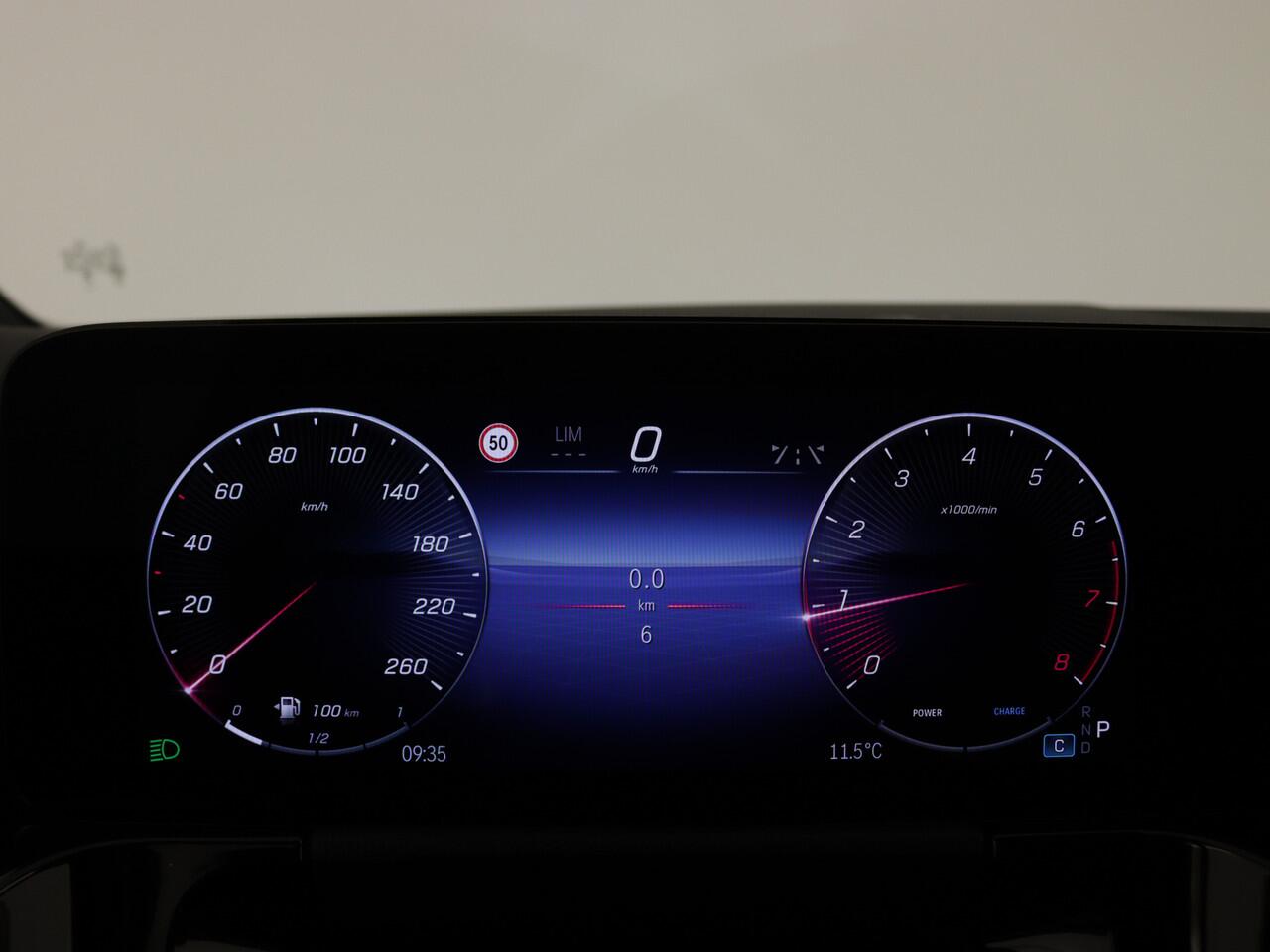 Mercedes-Benz B-KLASSE 180 AMG Line | Nightpakket | Premium pakket | EASY PACK achterklep | USB-pakket plus | MBUX augmented reality voor navigatie | Sfeerverlichting | Zitcomfortpakket |