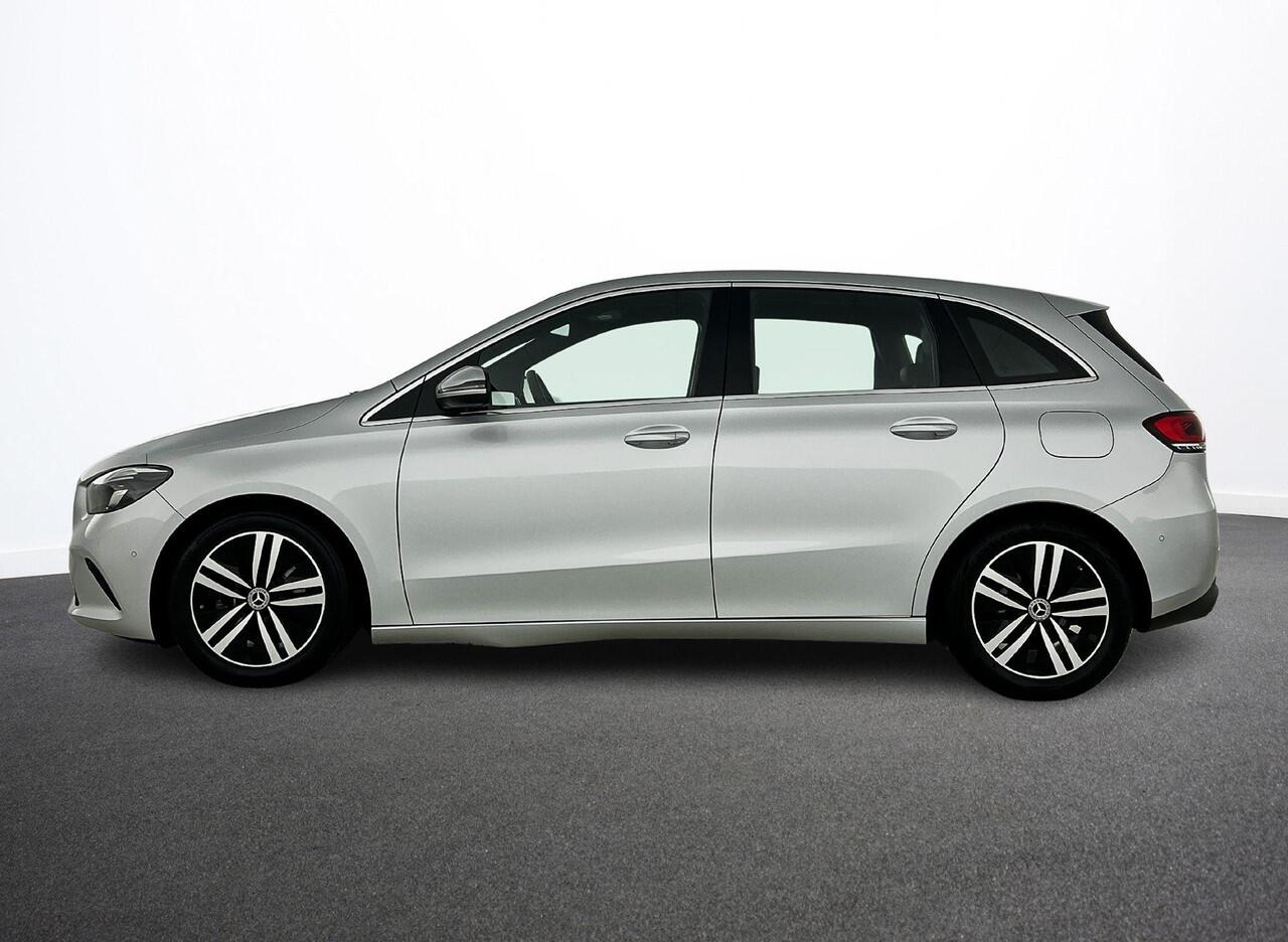 Mercedes-Benz B-KLASSE 180 Business Solution Luxury Auto. Trekhaak Navigatie Camera Parkeersensoren Cruise Control Elektrische achterklep Stoelverwarming Virtual Cockpit Leder Climate Control