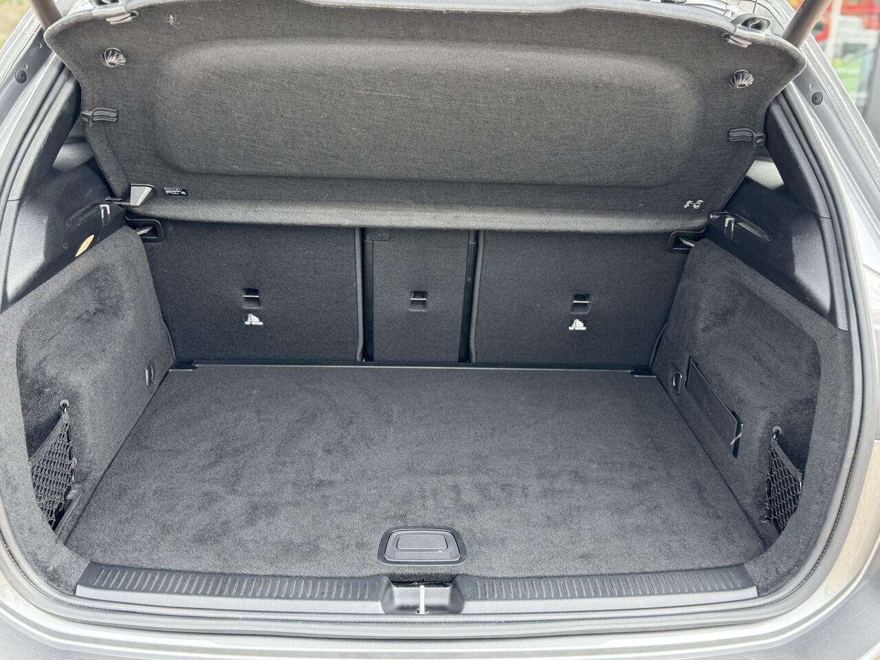 Mercedes-Benz B-KLASSE 180 AUT Business Solution | Camera | Elektrische achterklep | NL-AUTO