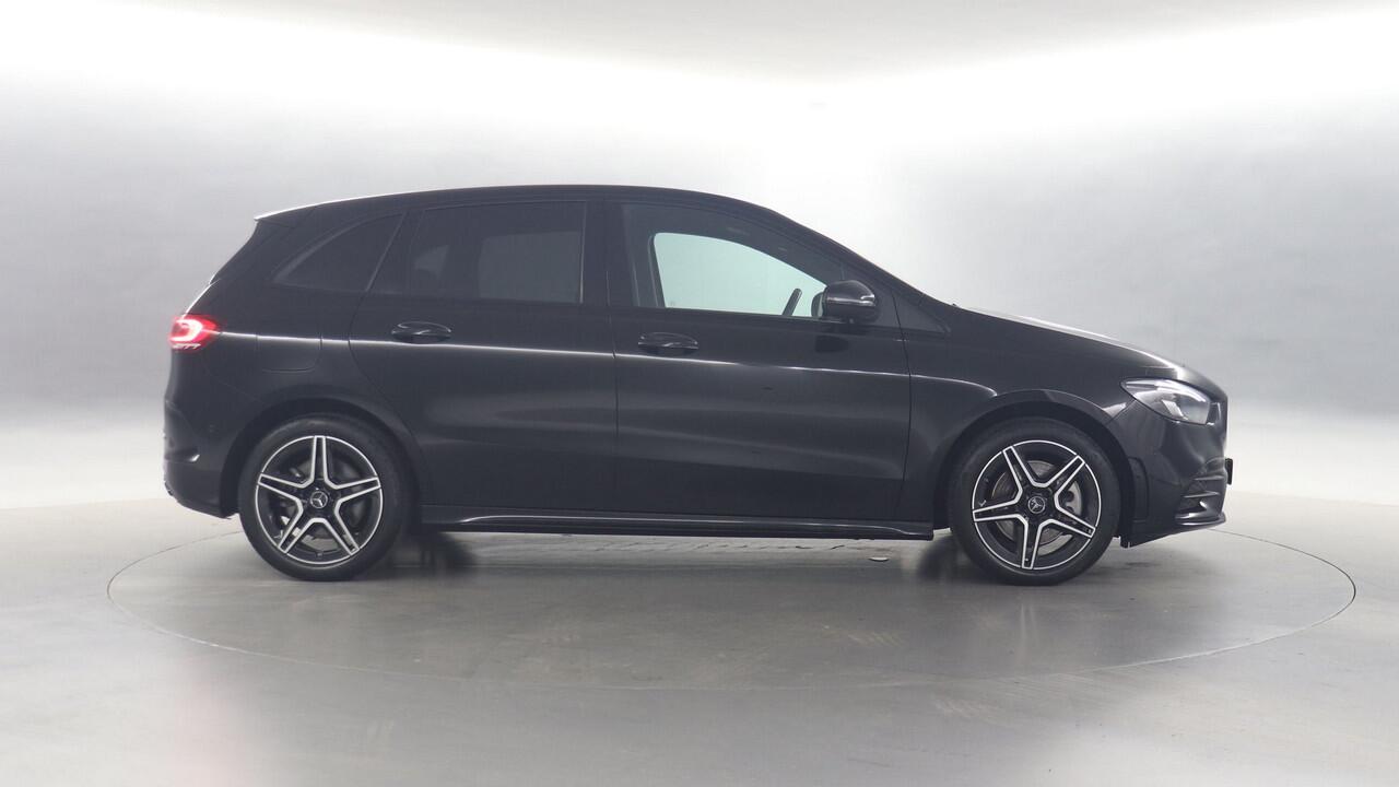 Mercedes-Benz B-KLASSE 250 e 218pk AMG Line / Navigatie / Camera / Stoelverwarming / Sfeerverlichting