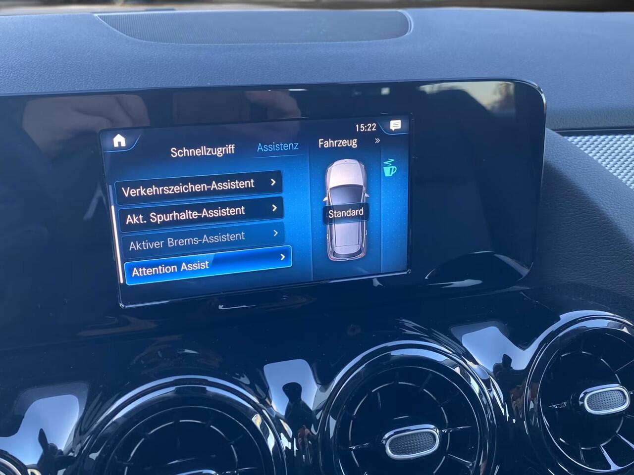 Mercedes-Benz B-KLASSE 250e Business ** APPLE/ANDROID - NAVI - HALF-LEDER - SPOORASS - CRUISE ** 1e EIG - UNFALLFREI ** ** INFORMEER OOK NAAR ONZE AANTREKKELIJKE FINANCIAL-LEASE TARIEVEN **