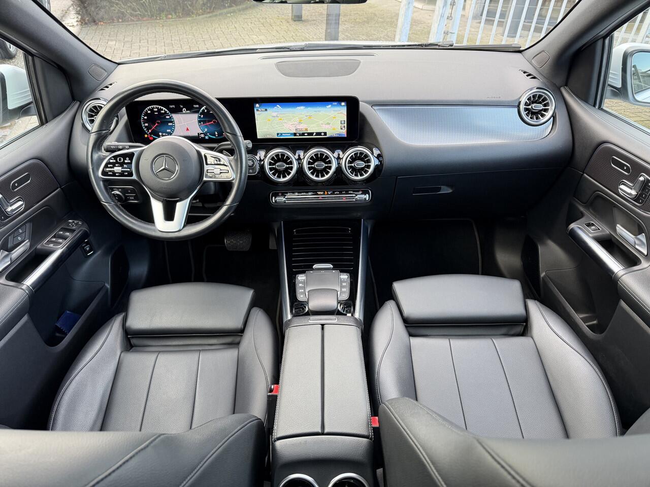 Mercedes-Benz B-KLASSE 200 Business Solution Luxury Pano-Dak | Trekhaak | Memory | Camera | Keyless