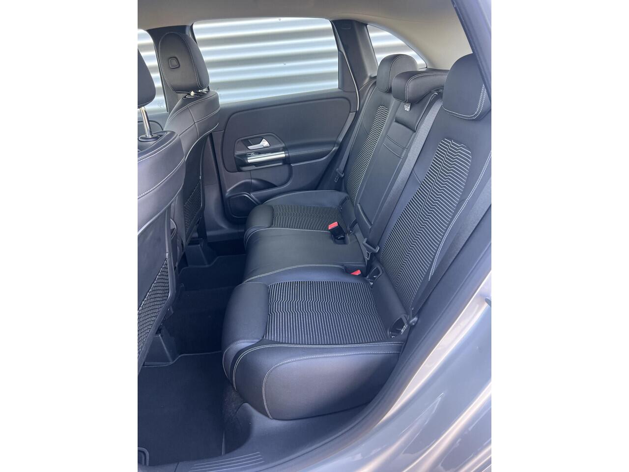 Mercedes-Benz B-KLASSE 180 Automaat Trekhaak Widescreen