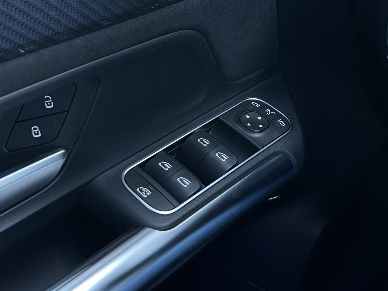 Mercedes-Benz B-KLASSE 200 Business Solution AMG | Night | Camera | Sfeerverlichting | MBUX