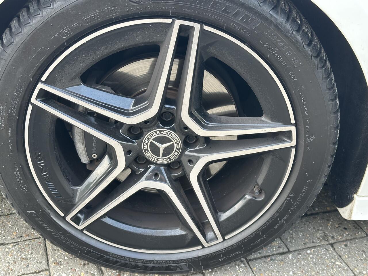 Mercedes-Benz B-KLASSE 180 AMG Pano-Dak | Camera | Night | Stoelverw. | Elekt. Klep