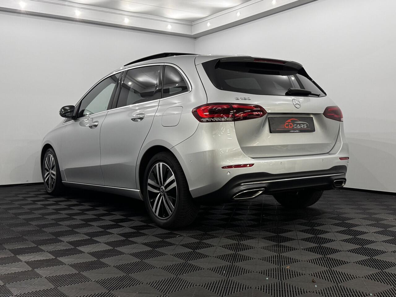 Mercedes-Benz B-KLASSE 180 Business Solution Luxury Pano, Leder, Camera, Stoelverwarming, Navi, Cruise control adaptief, Keyless start, Elektrische achterklep