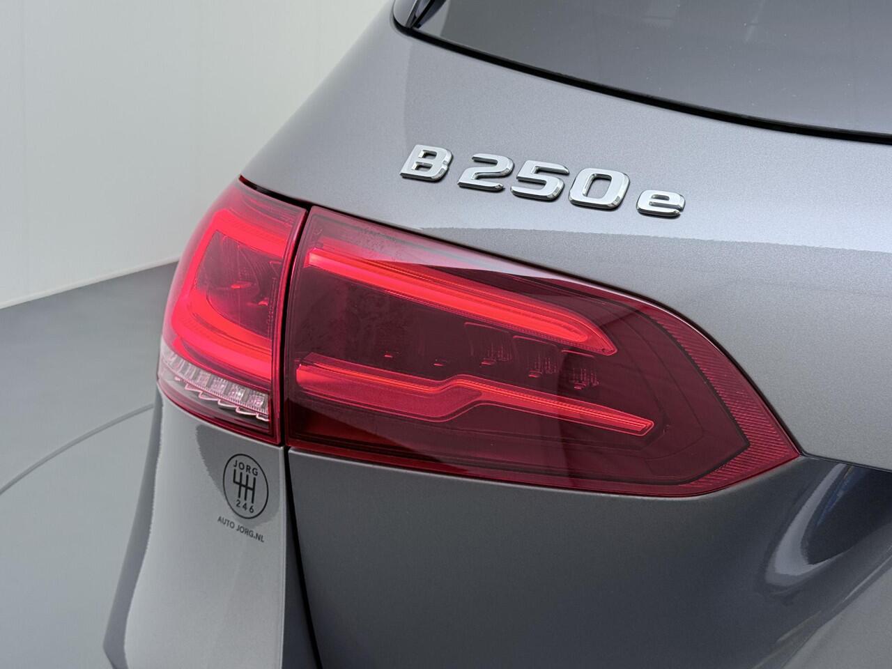 Mercedes-Benz B-KLASSE 250 e Business Solution AMG Limited SOH 97% | Trekhaak | Sfeerverlichting | Stoelverwarming |