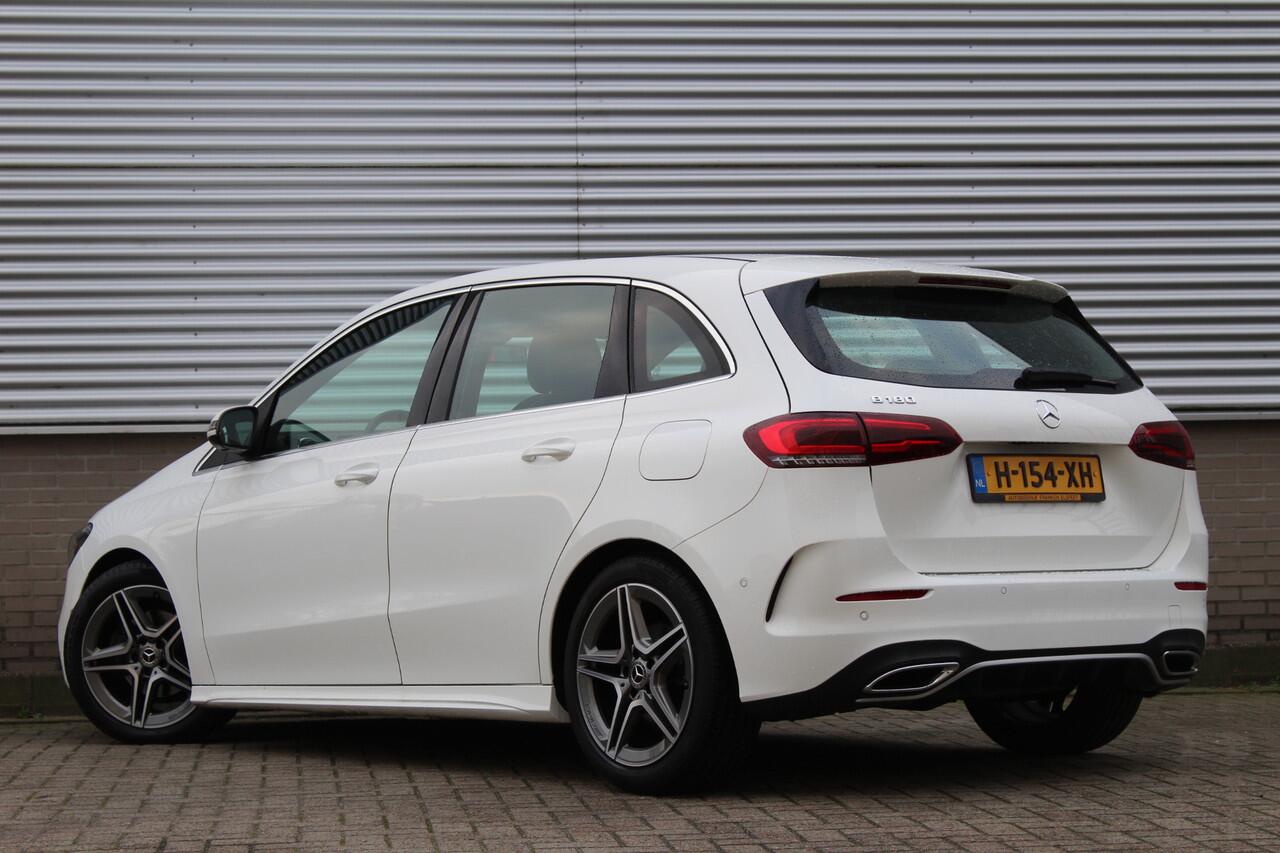 Mercedes-Benz B-KLASSE 180 Business Solution AMG | Camera | Stoelverwarming | Dealer Onderhouden | Wide Screen