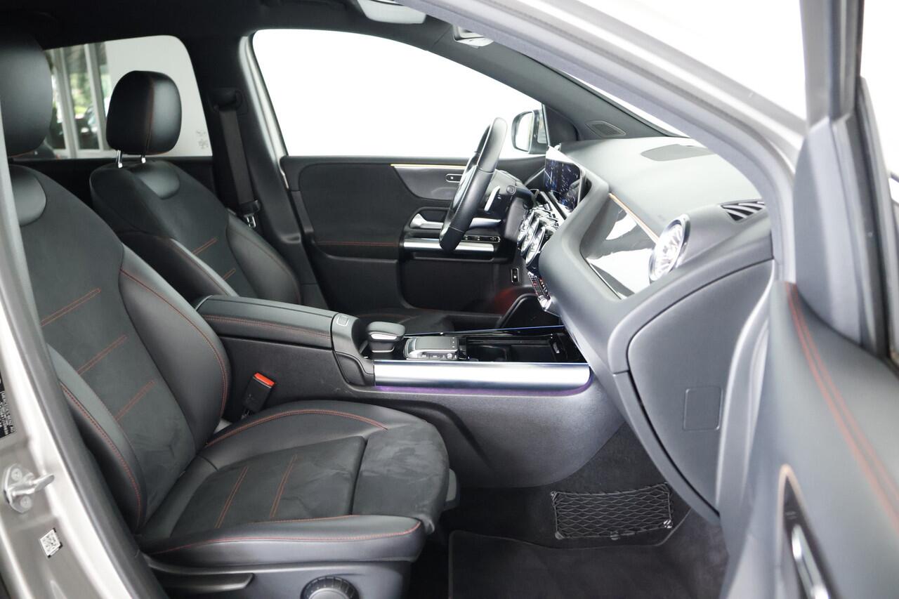 Mercedes-Benz B-KLASSE 180 Business Solution AMG / LED / Navi / Cam / CarPlay / Leder-Alcantara