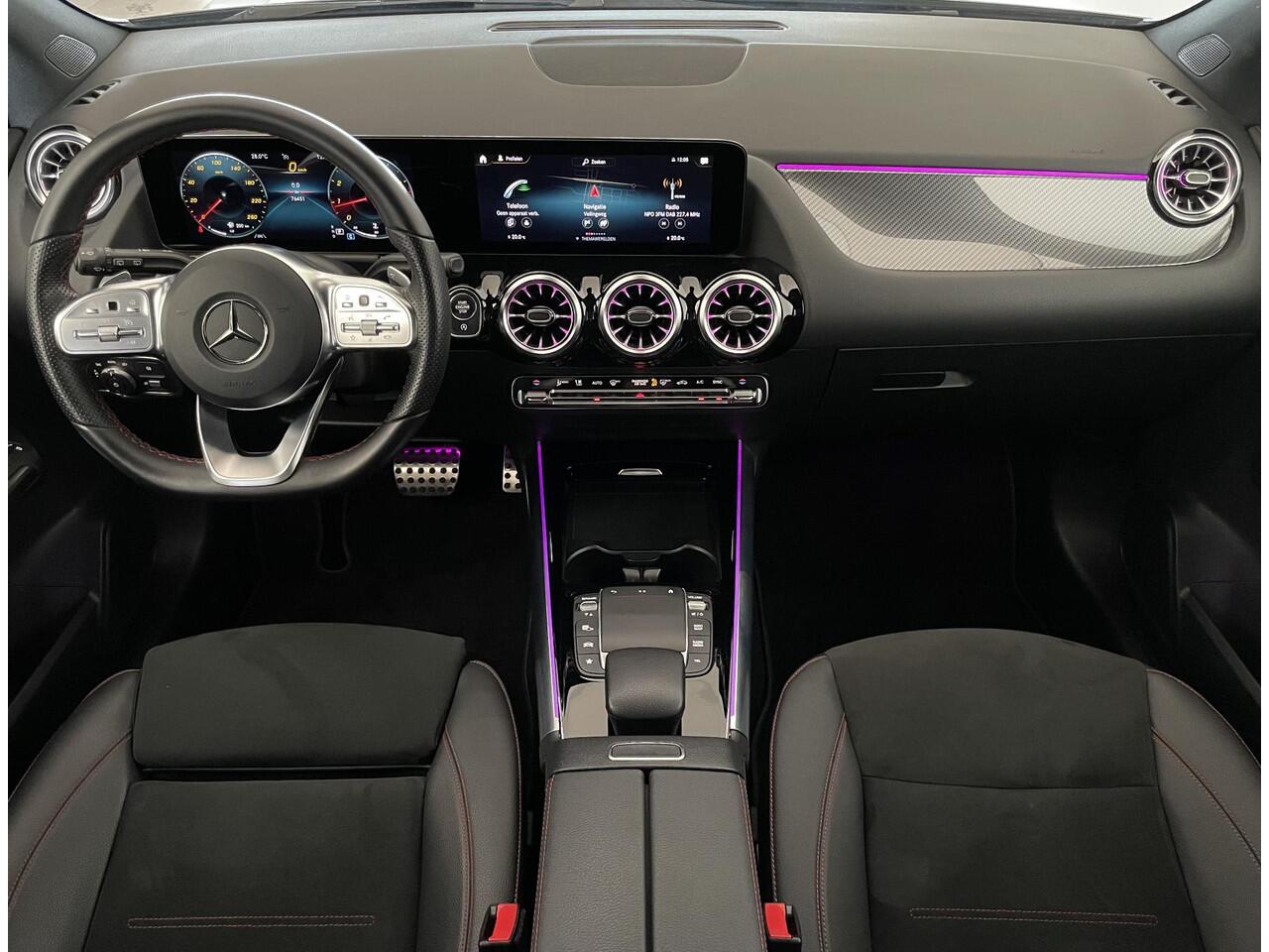 Mercedes-Benz B-KLASSE 180 Business Solution AMG | Panoramadak | Trekhaak | Carplay | 177 PK