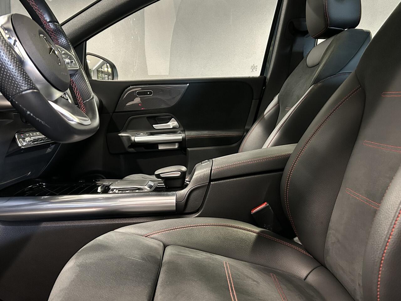 Mercedes-Benz B-KLASSE 180 AMG // Panoramadak // Camera // Carplay // Elek. Achterklep // Cruise Control // Parkeersensoren