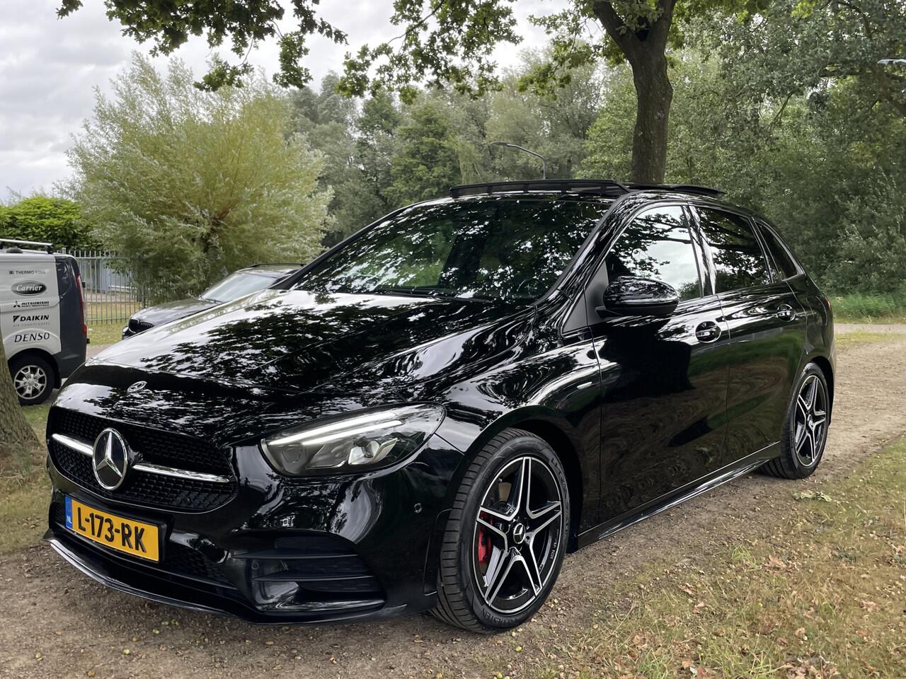 Mercedes-Benz B-KLASSE 200 Business Solution AMG | MBUX | Sfeerverlichting | Pano | 18 '' |