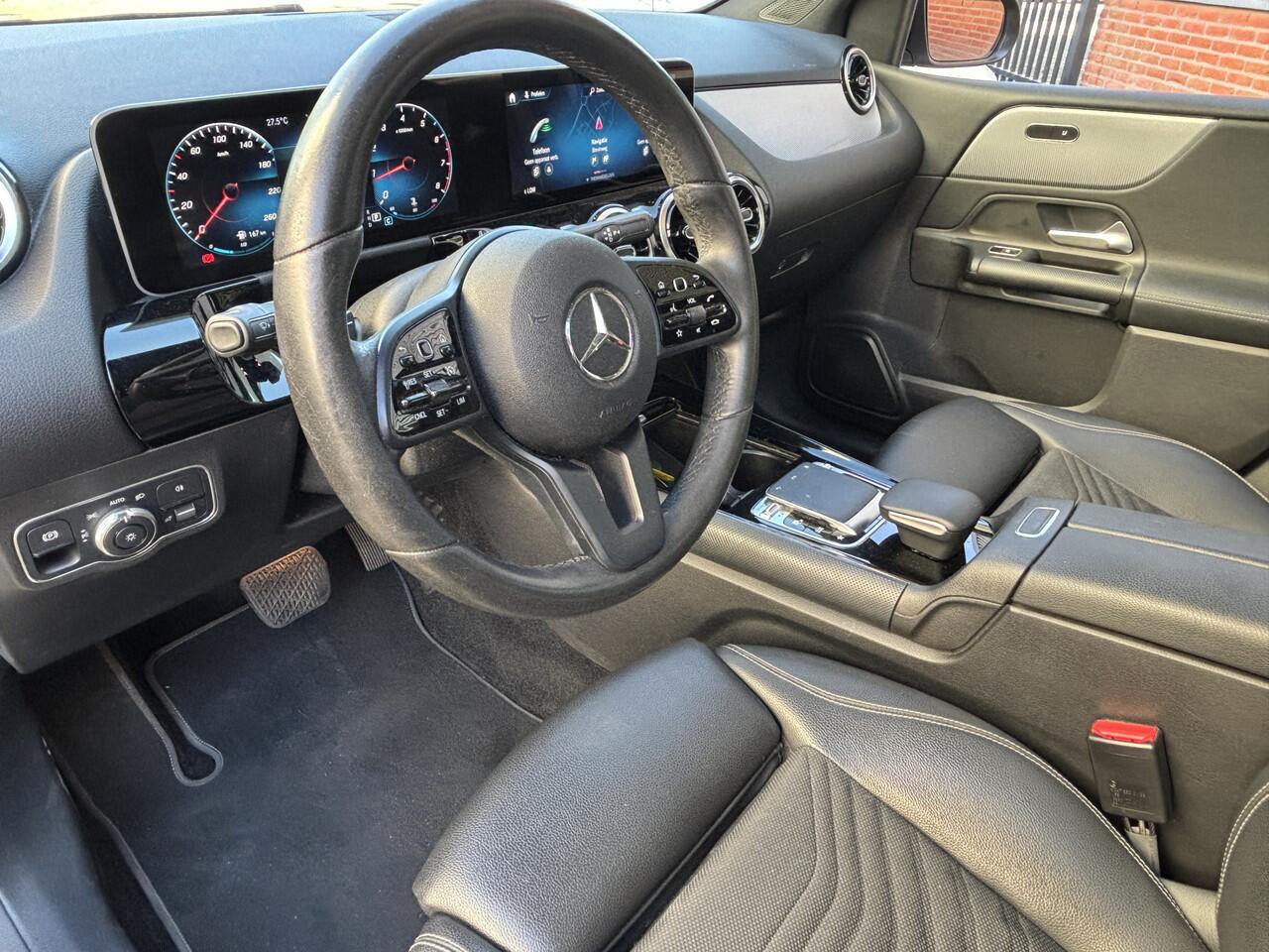 Mercedes-Benz B-KLASSE 180 Business Solution | Automaat | Panormadak | Stoelverwarming |