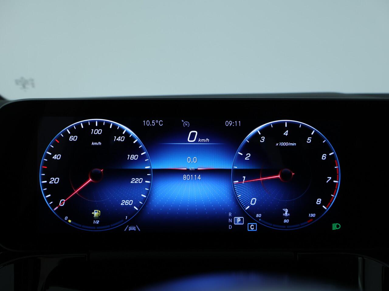 Mercedes-Benz B-KLASSE 180 Business Solution AMG | AMG Line | Panorama Schuif-Kanteldak | EASY PACK achterklep | Achteruitrijcamera | IInclusief 24 maanden MB Certified garantie voor Europa.