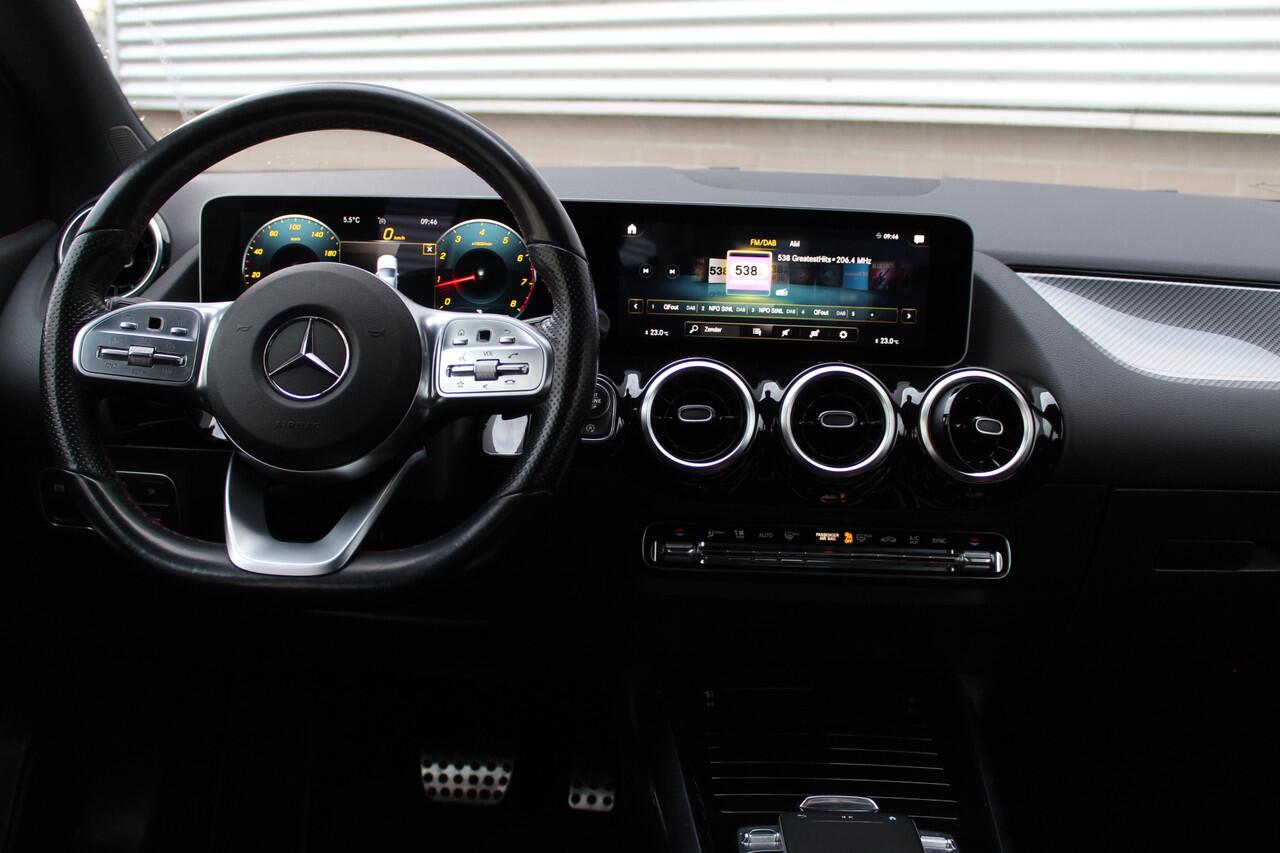 Mercedes-Benz B-KLASSE 180 Business Solution AMG | Camera | Stoelverwarming | Dealer Onderhouden | Wide Screen