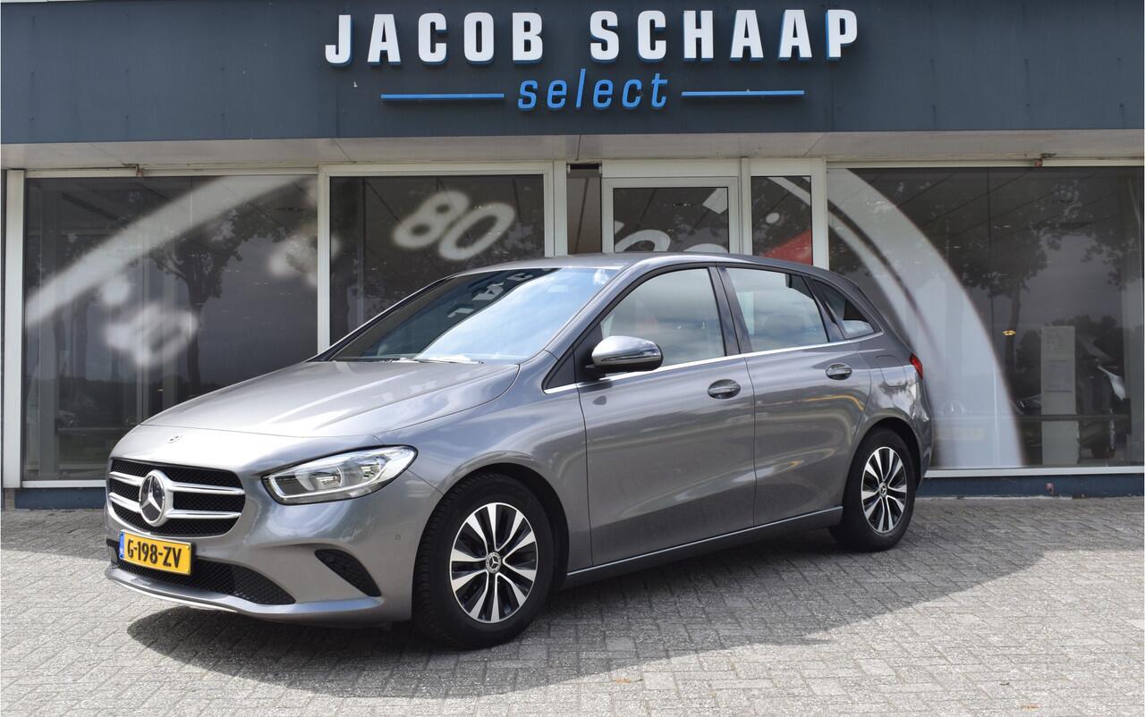 Mercedes-Benz B-KLASSE 180 Business Solution Automaat / Airco / Camera / Navigatie / Lane assist / Cruise