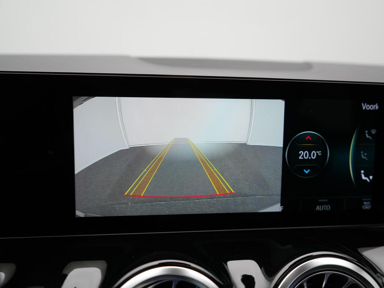 Mercedes-Benz B-KLASSE 250 e AMG Limited 218pk PHEV | Panodak | Camera | Night Pakket | Alcantara Sportstoelen Verwarmd | Apple Carplay | Widescreen Cockpit | Navigatie | Lane Assist | Virtual | DAB |