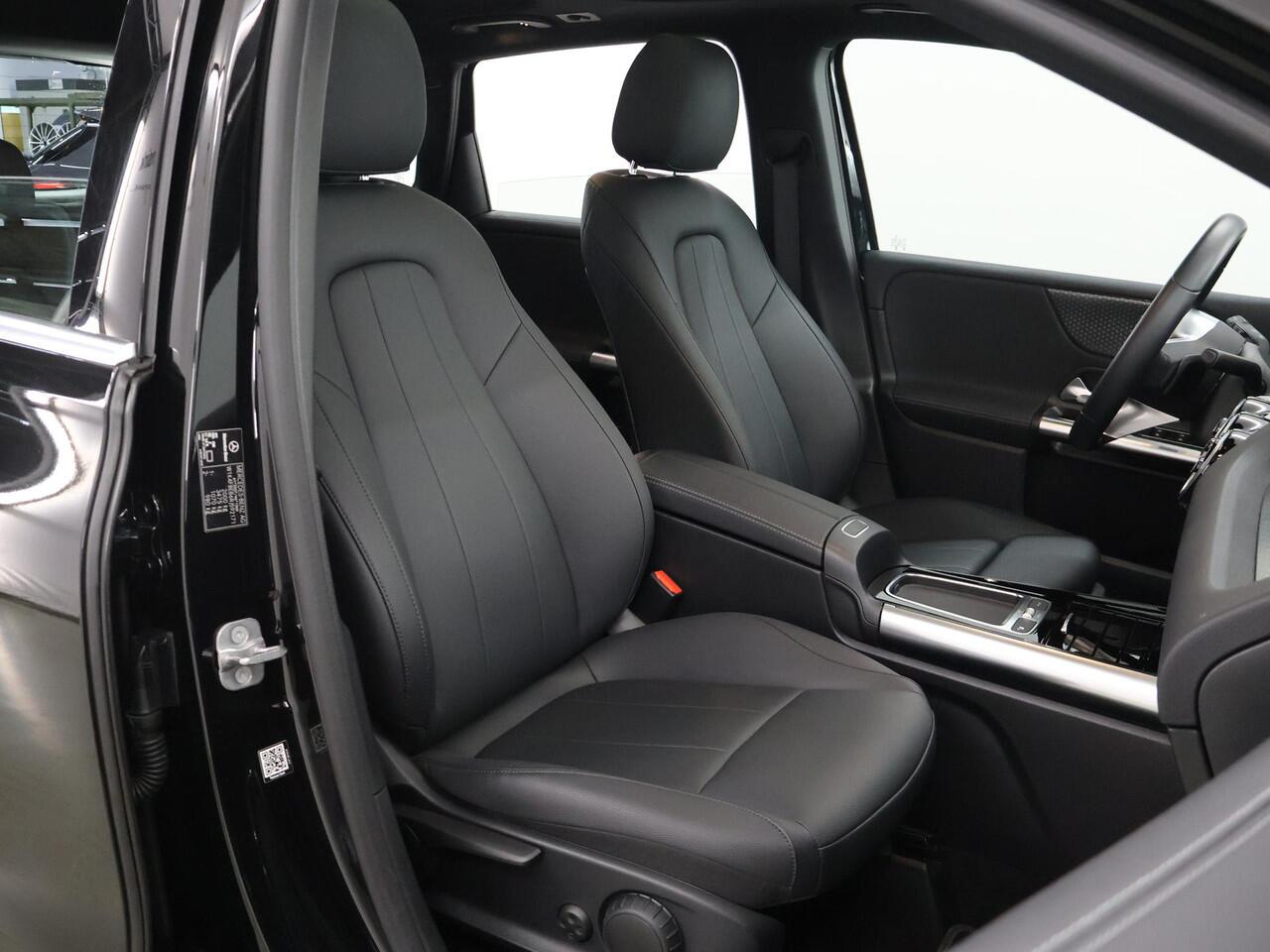 Mercedes-Benz B-KLASSE 180 Business Line | Panoramadak | Stoelverwarming | Achteruitrijcamera | Thermotronic |