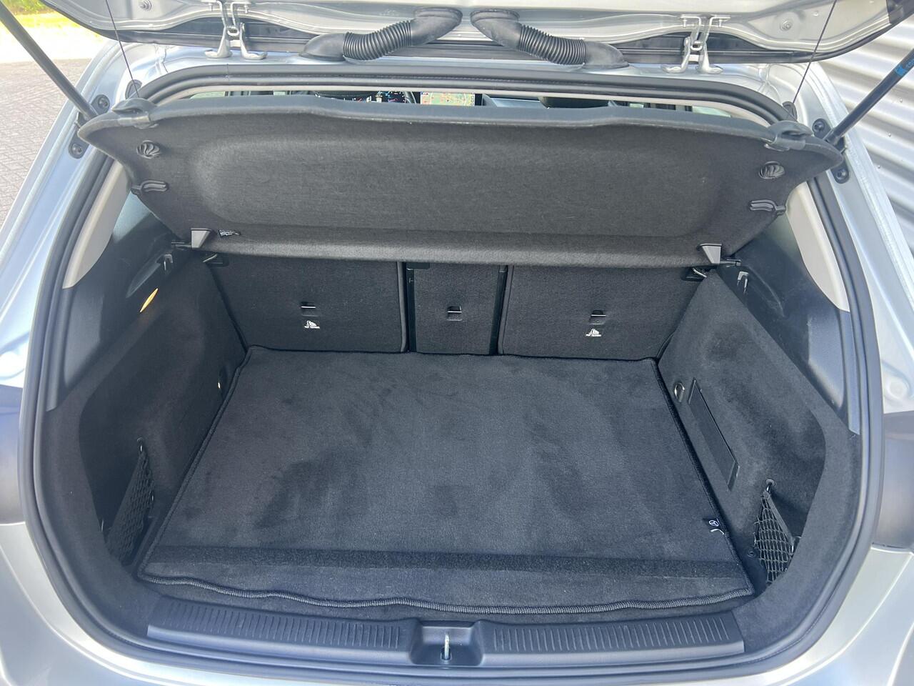 Mercedes-Benz B-KLASSE 180 Automaat Trekhaak Widescreen