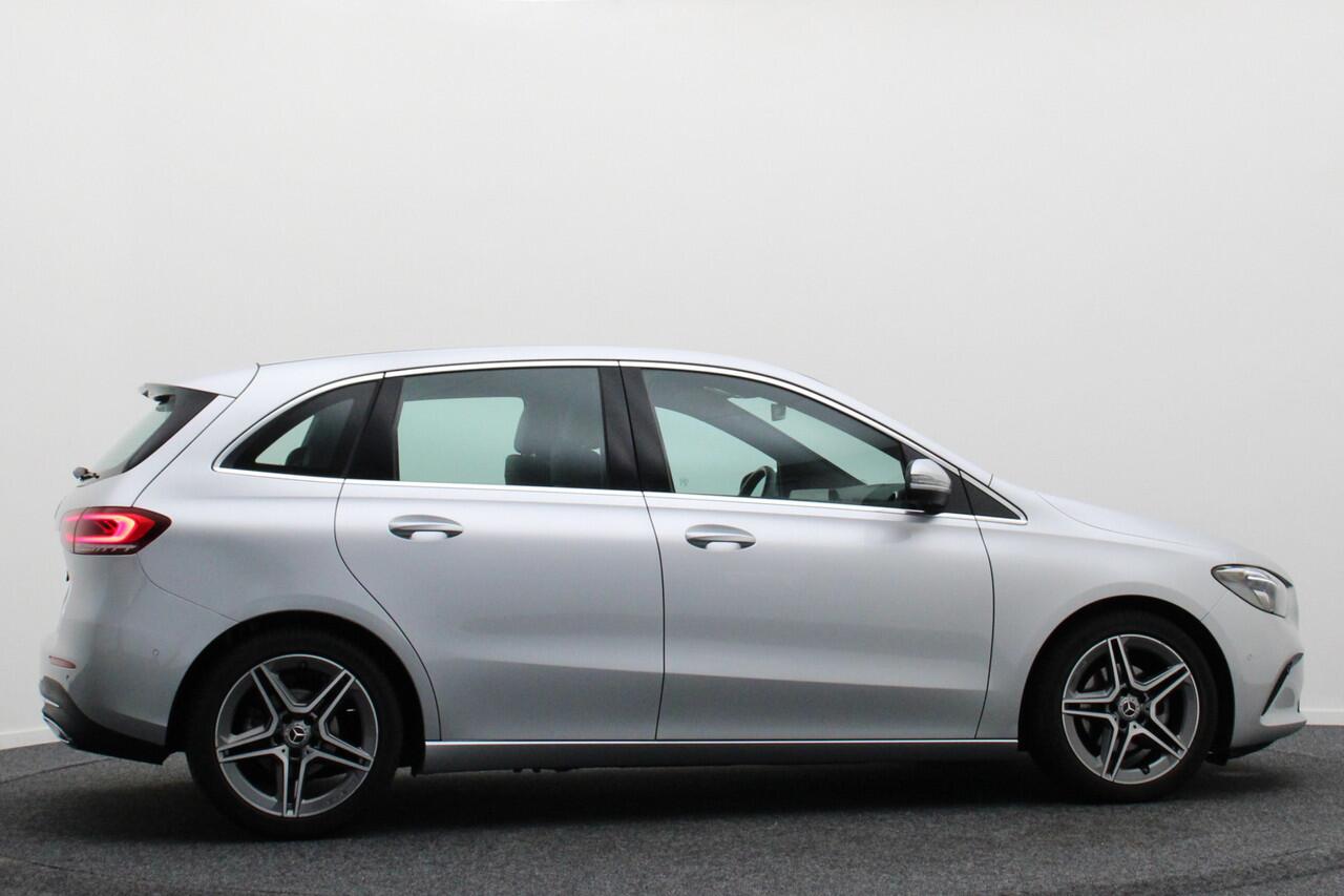 Mercedes-Benz B-KLASSE 180 Launch Edition AMG Line Automaat Virtual Cockpit, LED, Apple Carplay, Camera, PDC, 18"