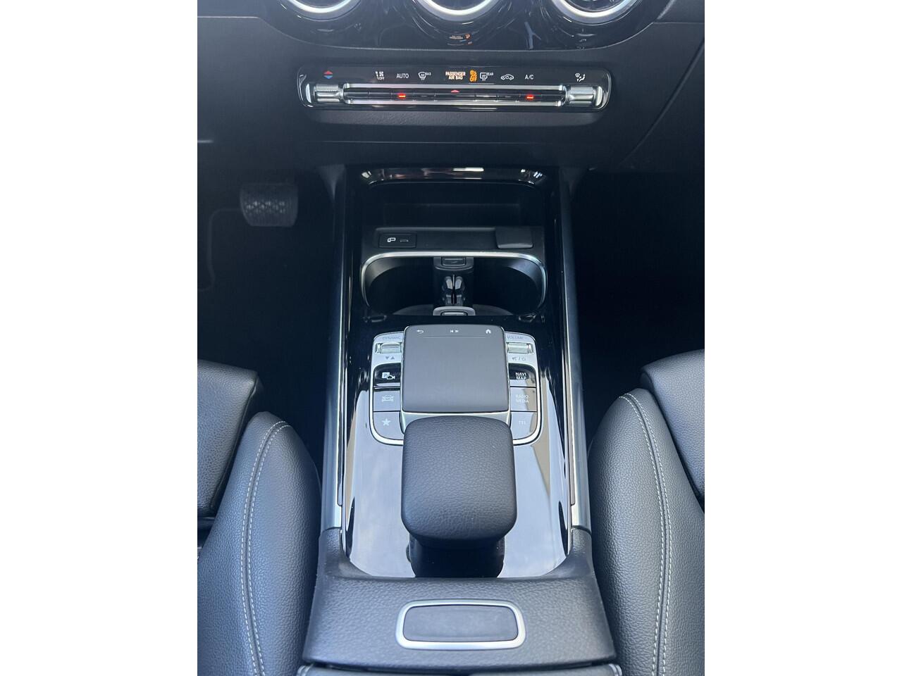 Mercedes-Benz B-KLASSE 180 Automaat Trekhaak Widescreen