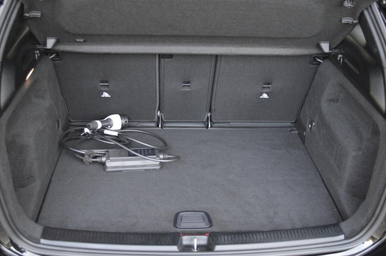 Mercedes-Benz B-KLASSE 250 e AMG Led Widescreen Sfeer Camera Night Pdc