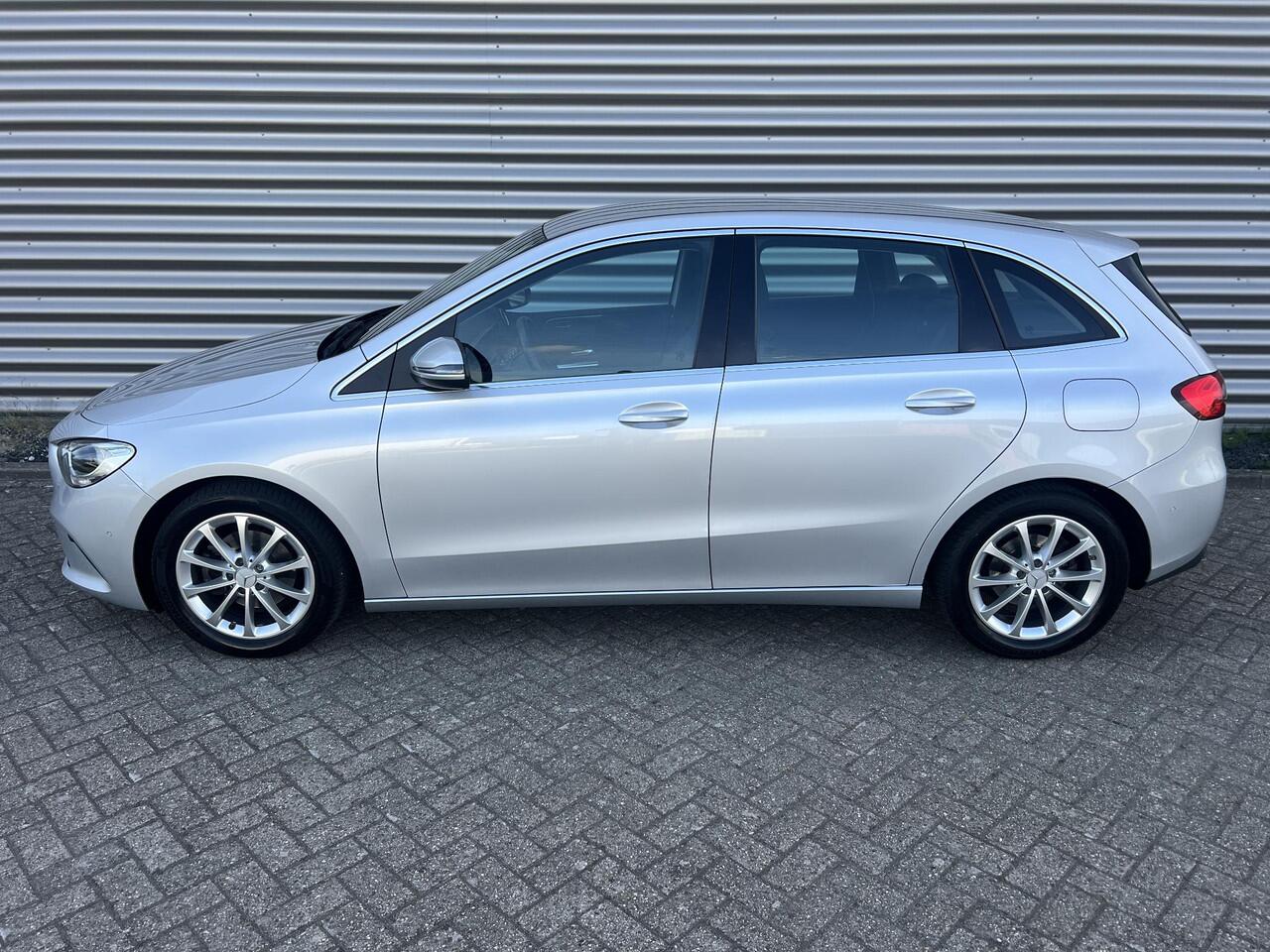 Mercedes-Benz B-KLASSE 180 Automaat Trekhaak Widescreen