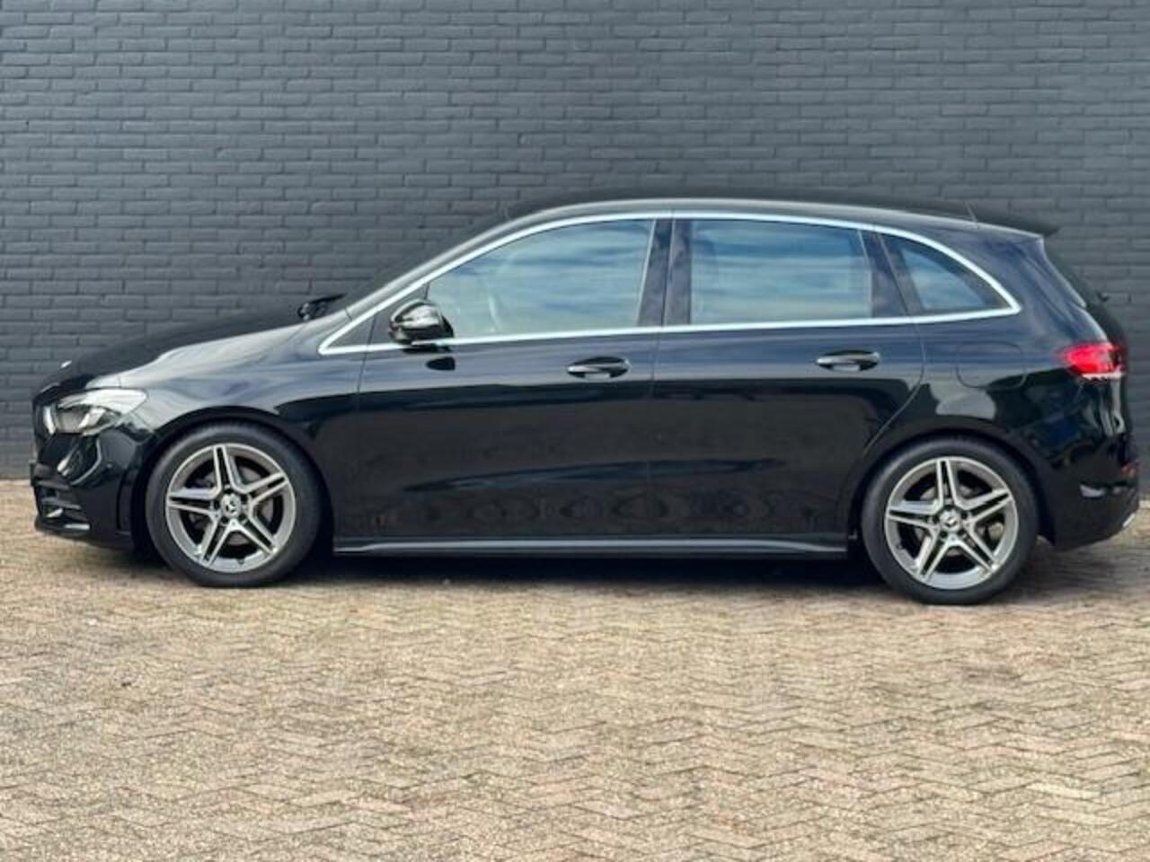 Mercedes-Benz B-KLASSE 180 Business Solution AMG I INCL. ¤ 850,00 AFL.KOSTEN + BOVAG GARANTIE