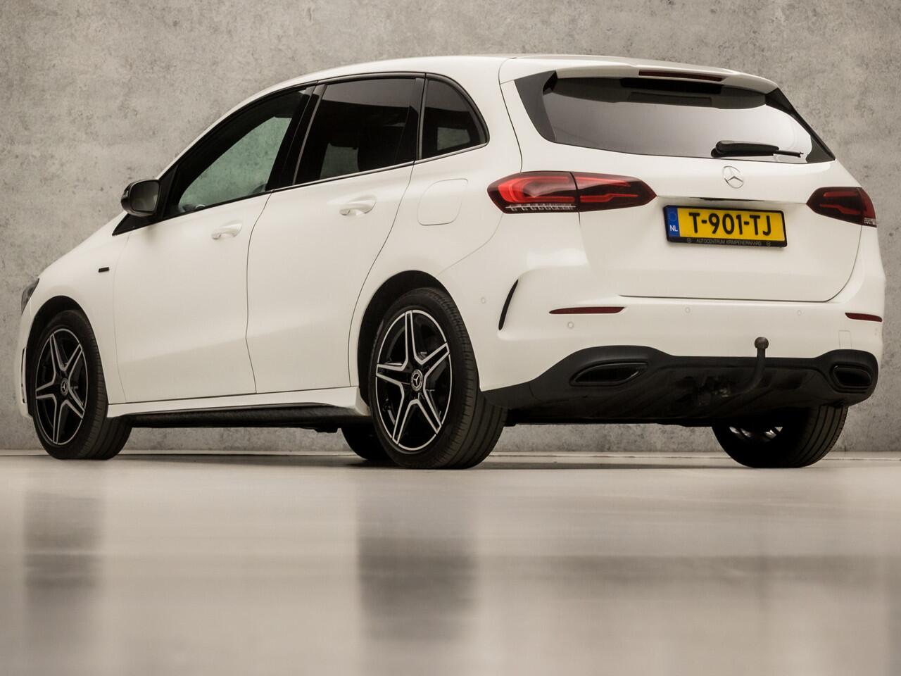 Mercedes-Benz B-KLASSE 250 e AMG Sport 218Pk Automaat (APPLE CARPLAY, GROOT NAVI, SFEERVERLICHTING, CAMERA, LEDER/ALCANTARA, TREKHAAK, STOELVERWARMING, WIDESCREEN, NIEUWSTAAT)